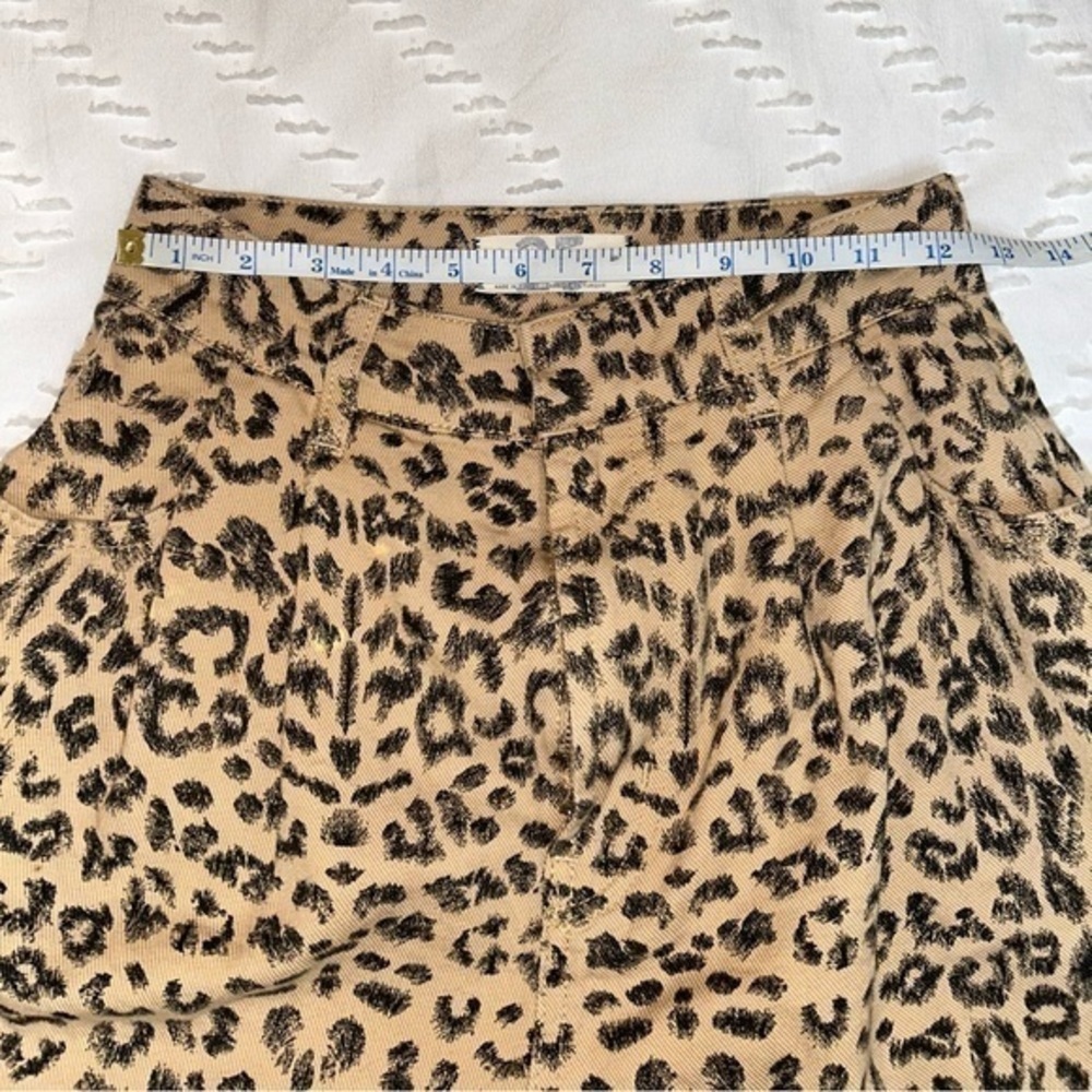 We the Free cheetah shorts - high waist sz 25 - Picture 6 of 9
